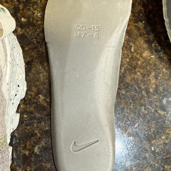 Nike Space Hippie 04 Photon Dust Mean Green Size 8 Women’s EUC - Picture 3 of 10